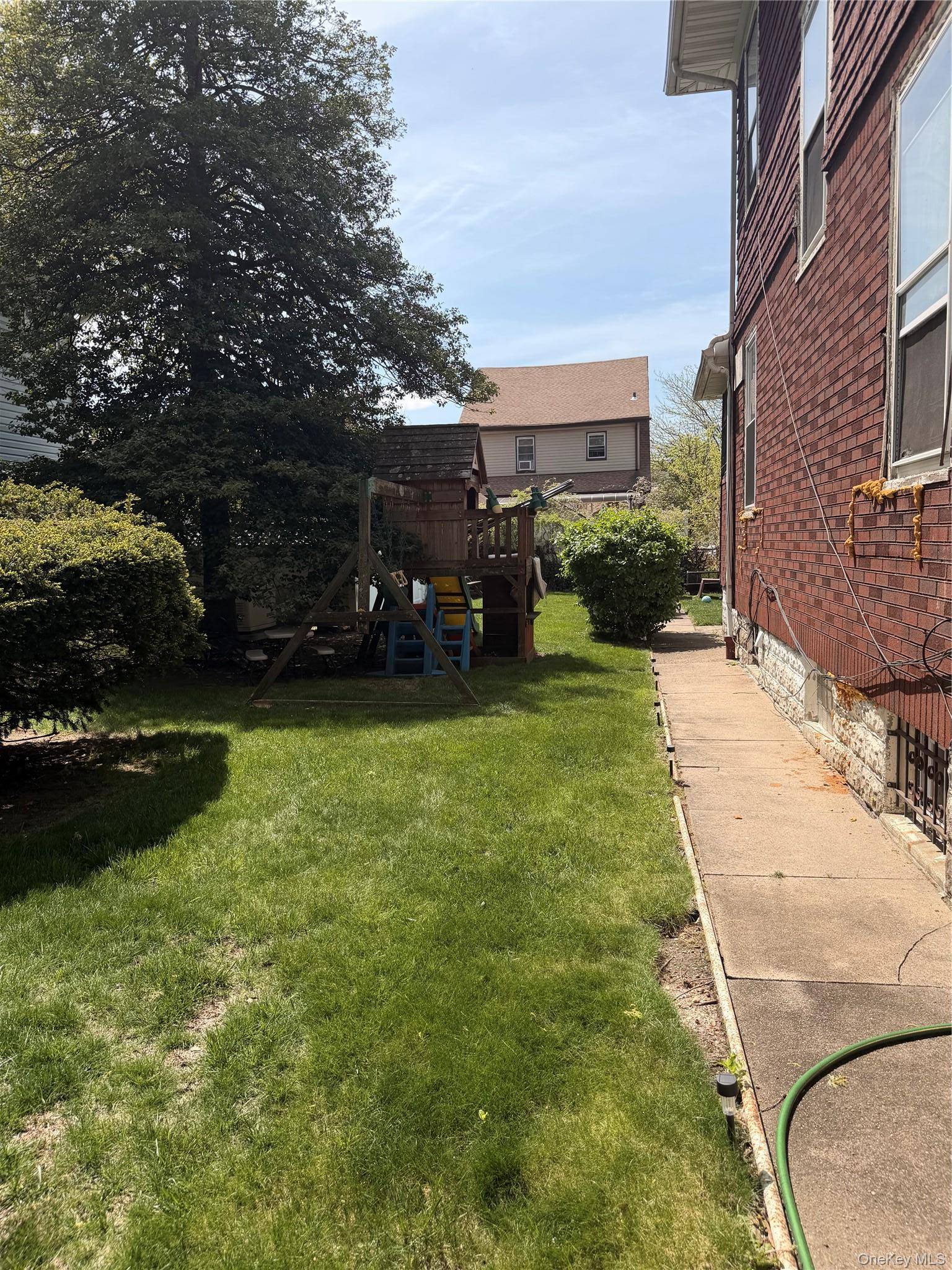 Casa com 3 Quartos à Venda em Springfield Gardens - Nova Iorque - EUA - 4