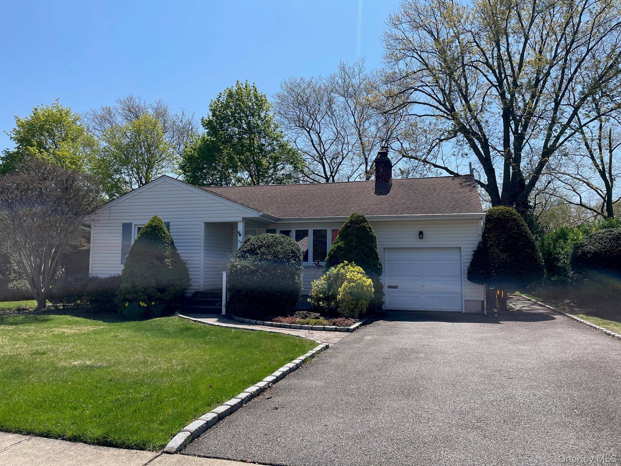 Casa com 3 Quartos à Venda em Syosset - Nova Iorque - EUA - 1