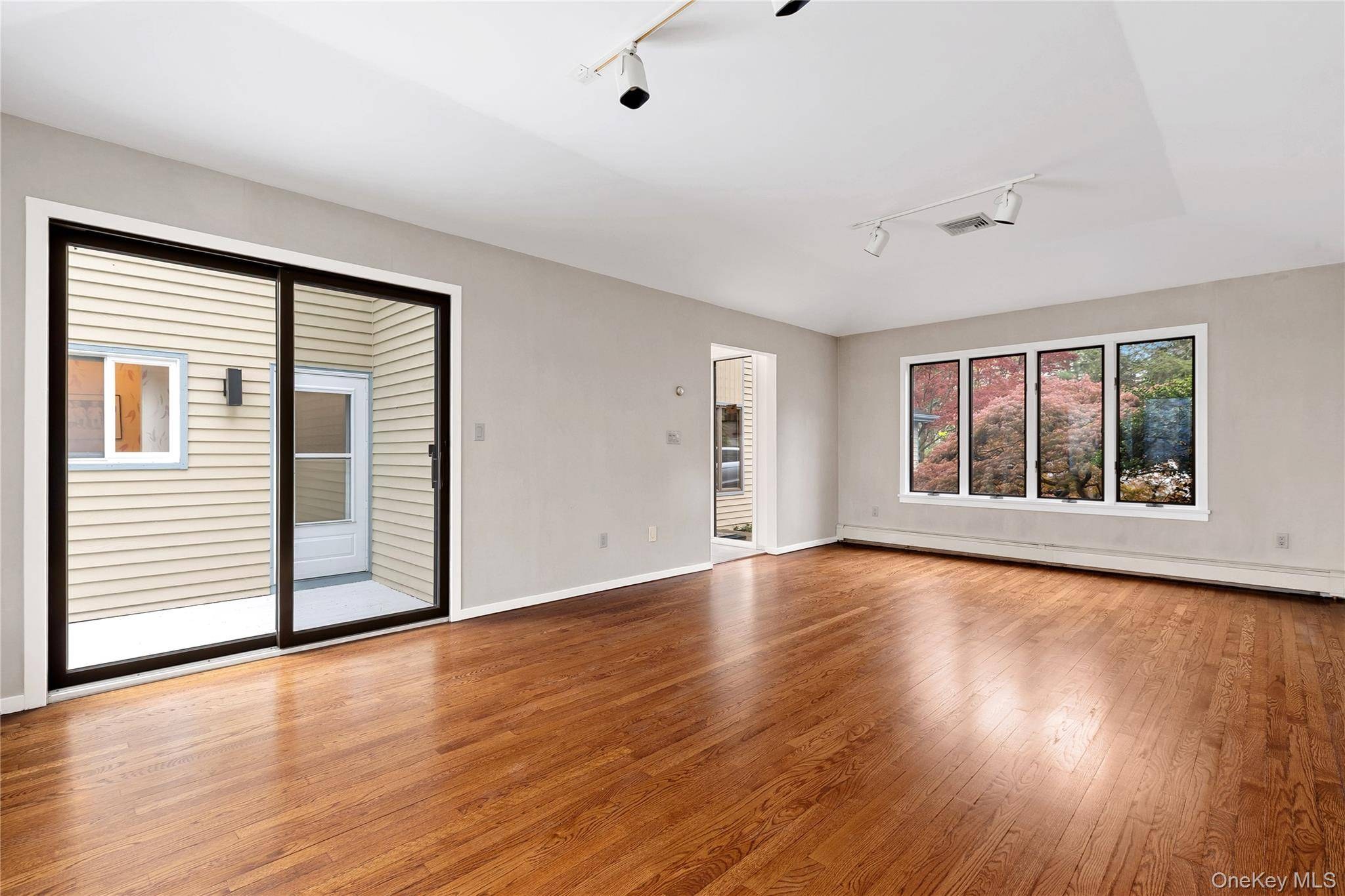 3 Bedroom Home for Sale in Thornwood - New York - USA - 8