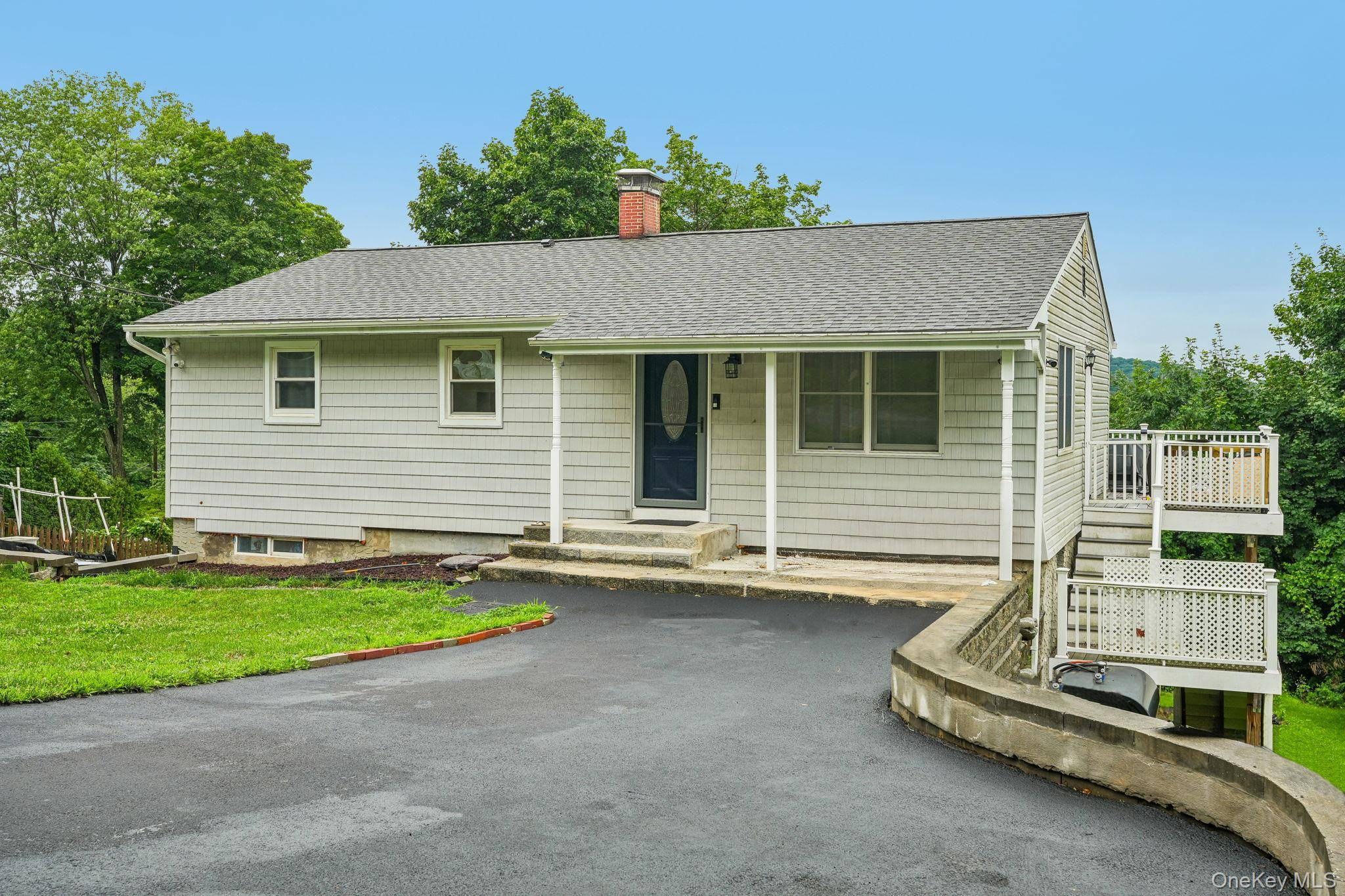 3 Bedroom Home for Sale in Thornwood - New York - USA - 2
