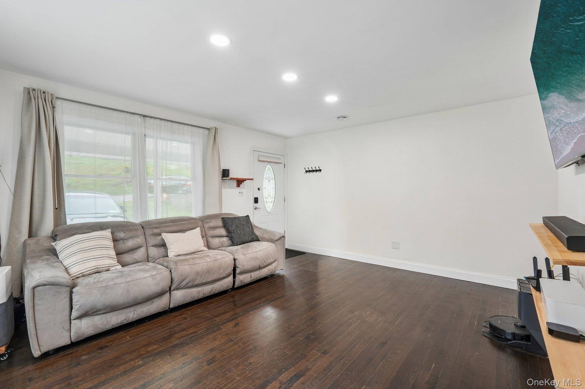 3 Bedroom Home for Sale in Thornwood - New York - USA - 7