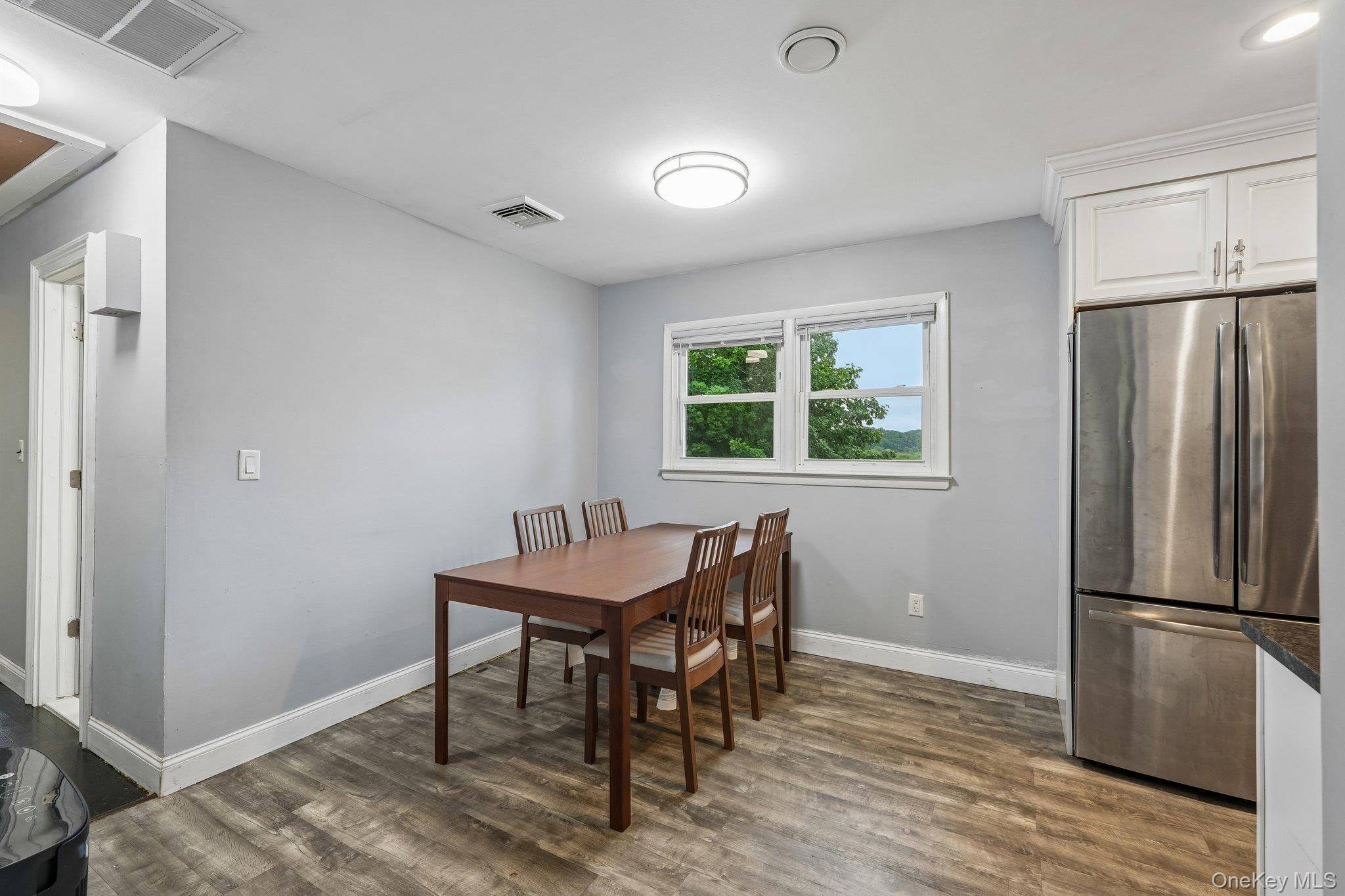 3 Bedroom Home for Sale in Thornwood - New York - USA - 8