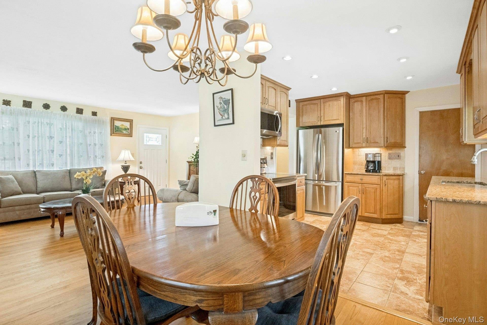 3 Bedroom Home for Sale in Thornwood - New York - USA - 8