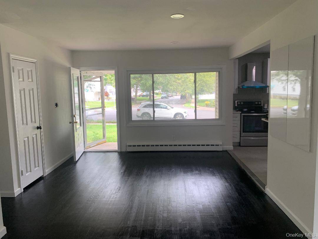 Casa com 3 Quartos à Venda em Uniondale - Nova Iorque - EUA - 5