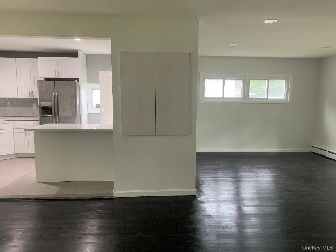 Casa com 3 Quartos à Venda em Uniondale - Nova Iorque - EUA - 6