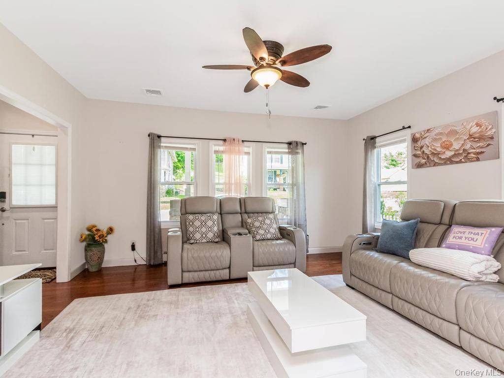 Casa com 3 Quartos à Venda em Unionville - Nova Iorque - EUA - 8