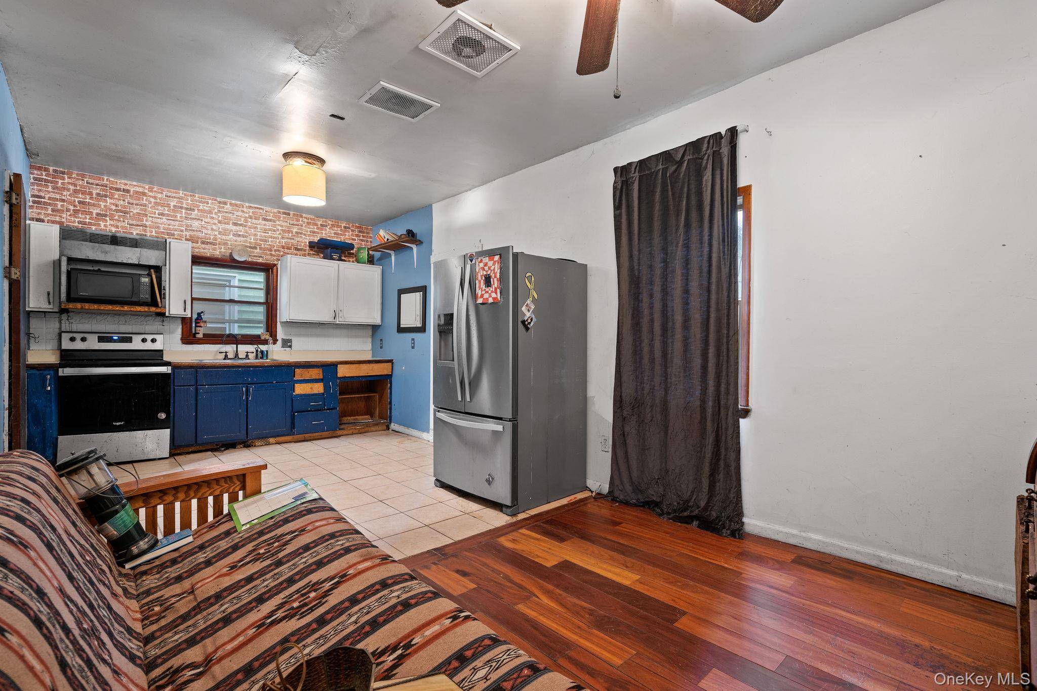 Casa de 3 Dormitorios en Venta en Walden - Nueva York - EE. UU. - 2