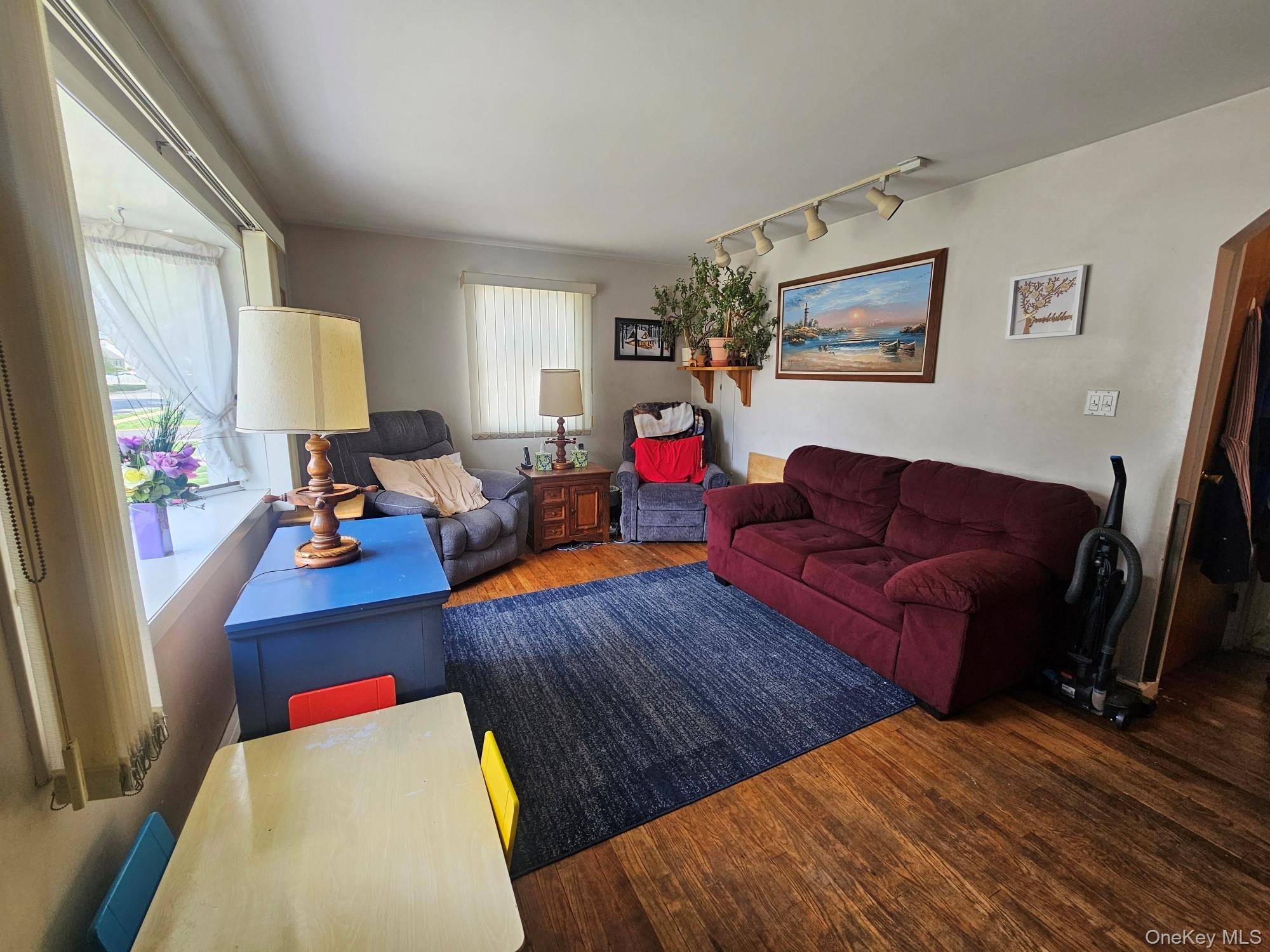 Casa com 3 Quartos à Venda em Wantagh - Nova Iorque - EUA - 3