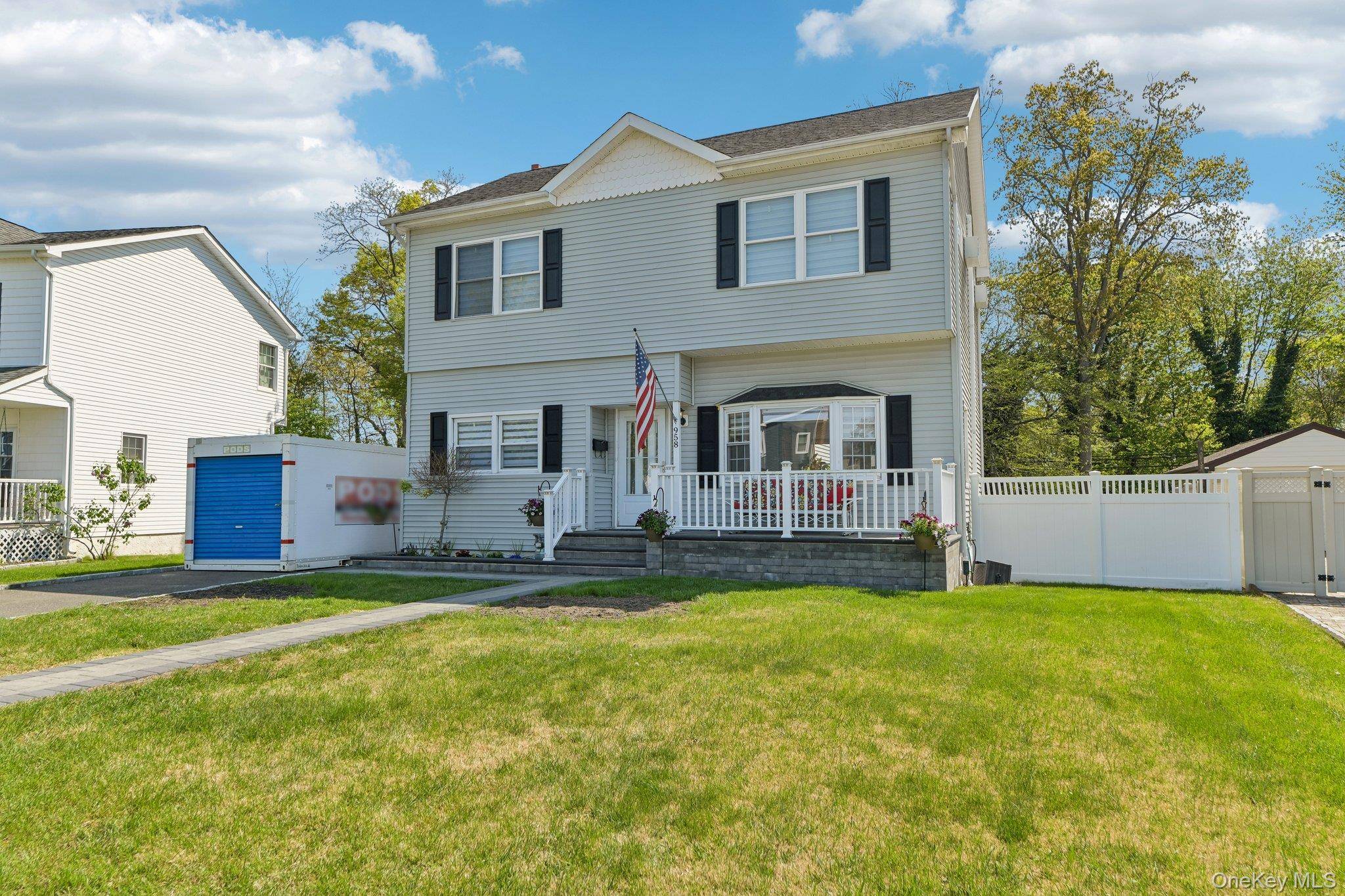 Casa com 3 Quartos à Venda em Wantagh - Nova Iorque - EUA - 1