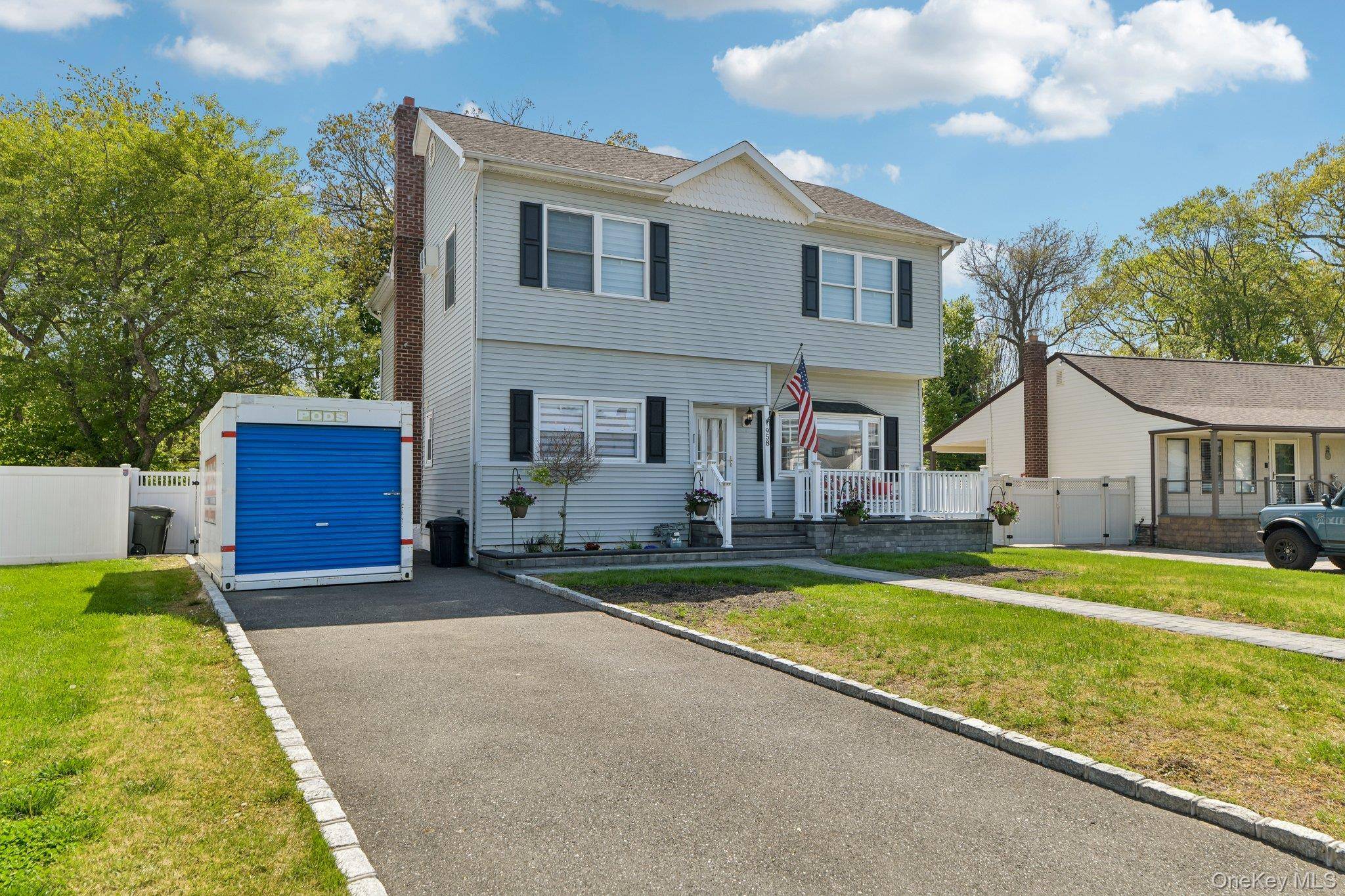 Casa com 3 Quartos à Venda em Wantagh - Nova Iorque - EUA - 2