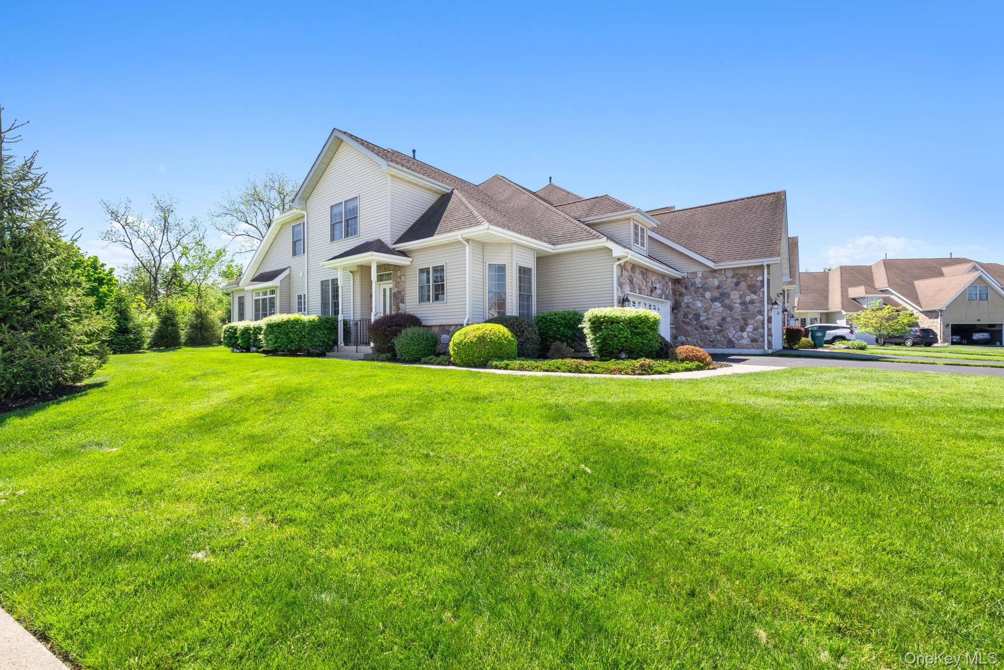 Casa com 3 Quartos à Venda em Wappingers Falls - Nova Iorque - EUA - 2