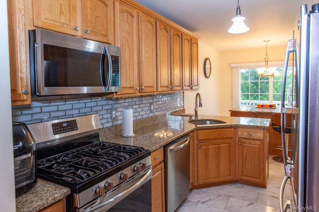 Casa com 3 Quartos à Venda em Wappingers Falls - Nova Iorque - EUA - 4