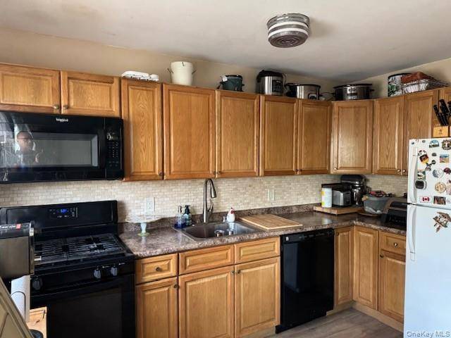 Casa com 3 Quartos à Venda em Wappingers Falls - Nova Iorque - EUA - 5