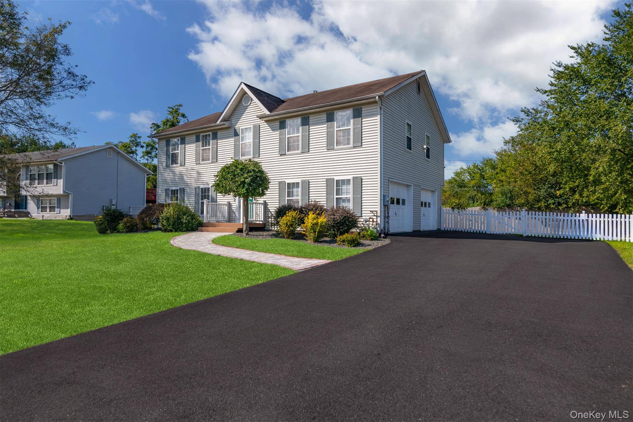 Casa de 3 Dormitorios en Venta en Washingtonville - Nueva York - EE. UU. - 2