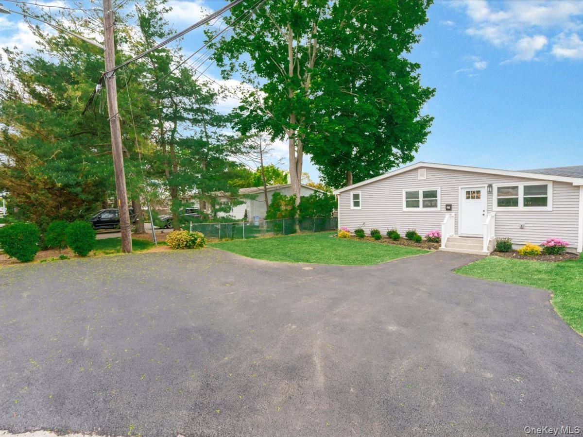 Casa com 3 Quartos à Venda em West Babylon - Nova Iorque - EUA - 2