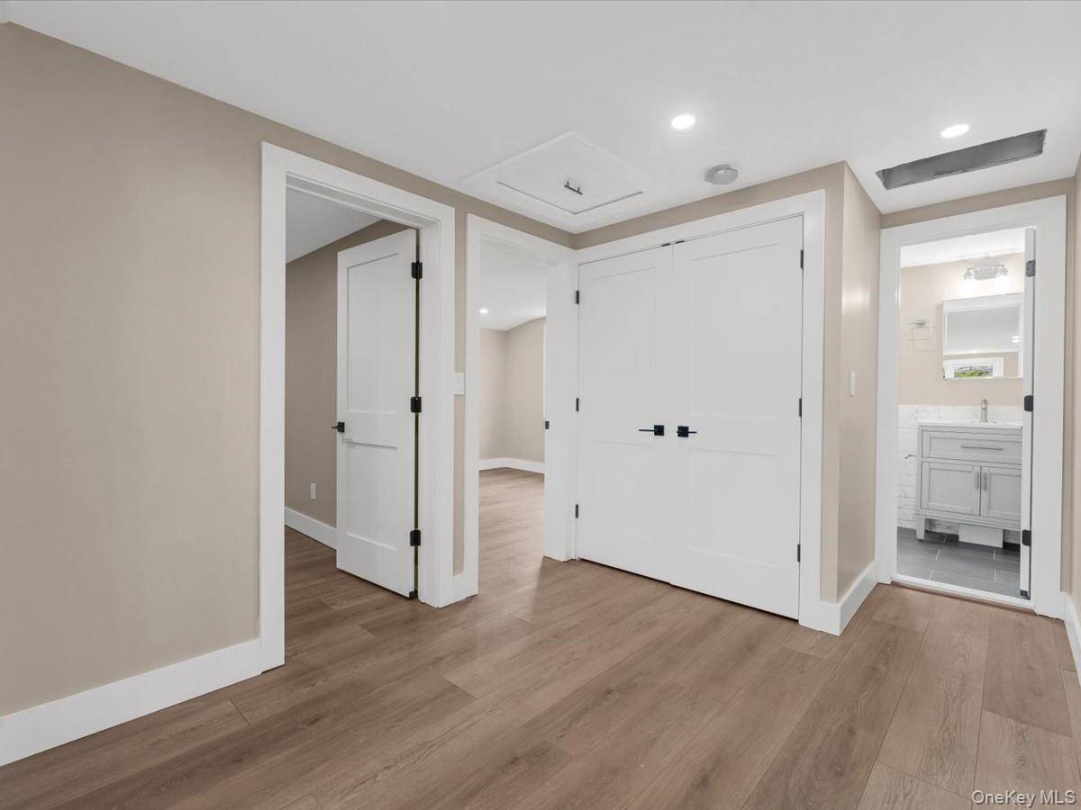 Casa com 3 Quartos à Venda em West Babylon - Nova Iorque - EUA - 8
