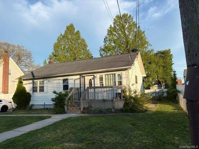 Casa com 3 Quartos à Venda em West Babylon - Nova Iorque - EUA - 1