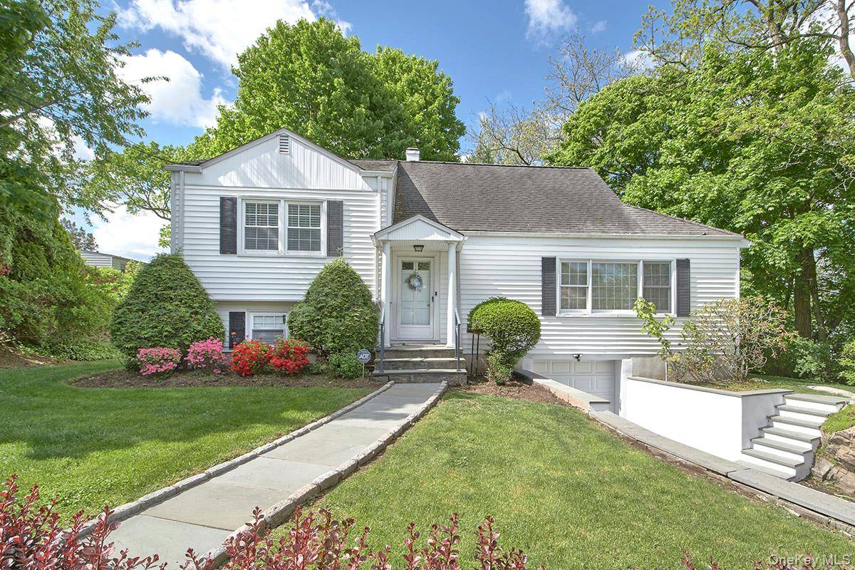 3 Bedroom Home for Sale in West Harrison - New York - USA - 2