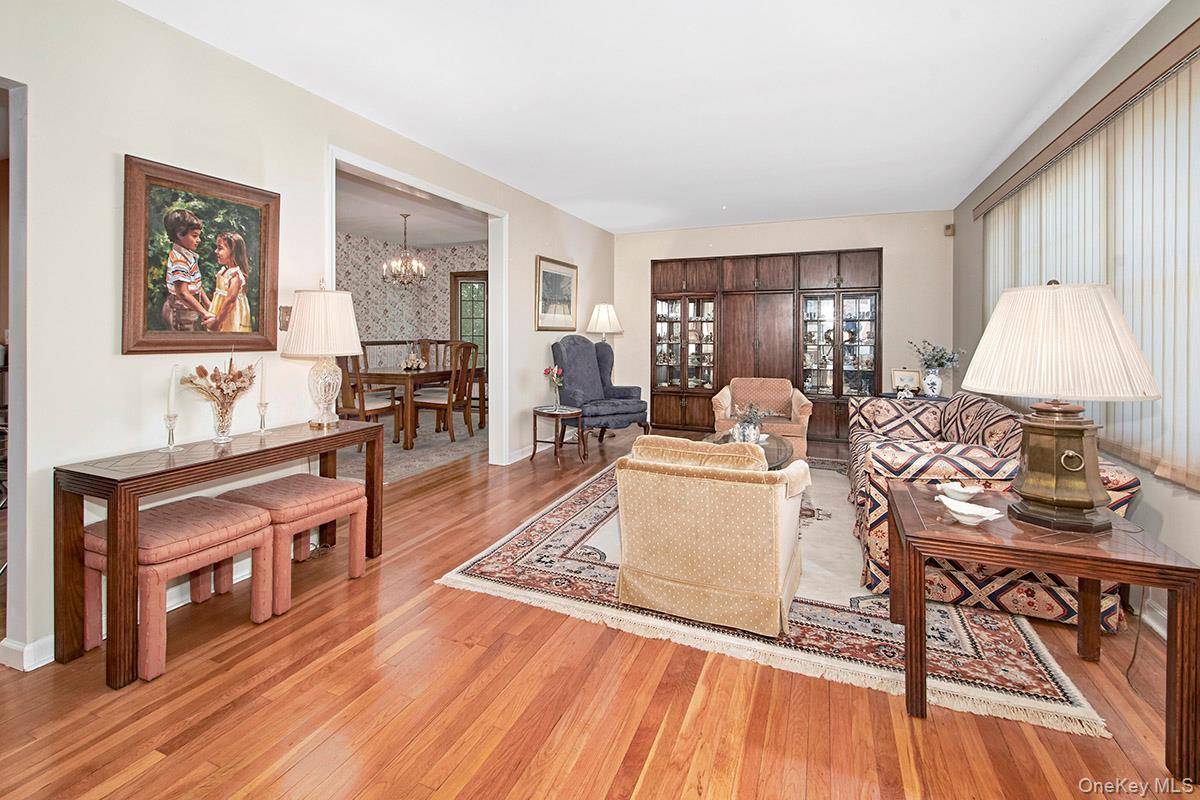 3 Bedroom Home for Sale in West Harrison - New York - USA - 5