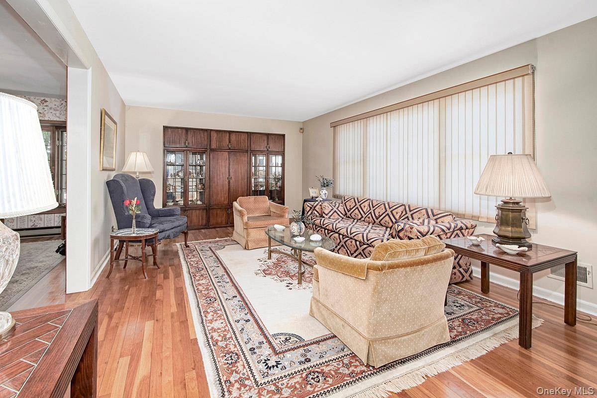 3 Bedroom Home for Sale in West Harrison - New York - USA - 6