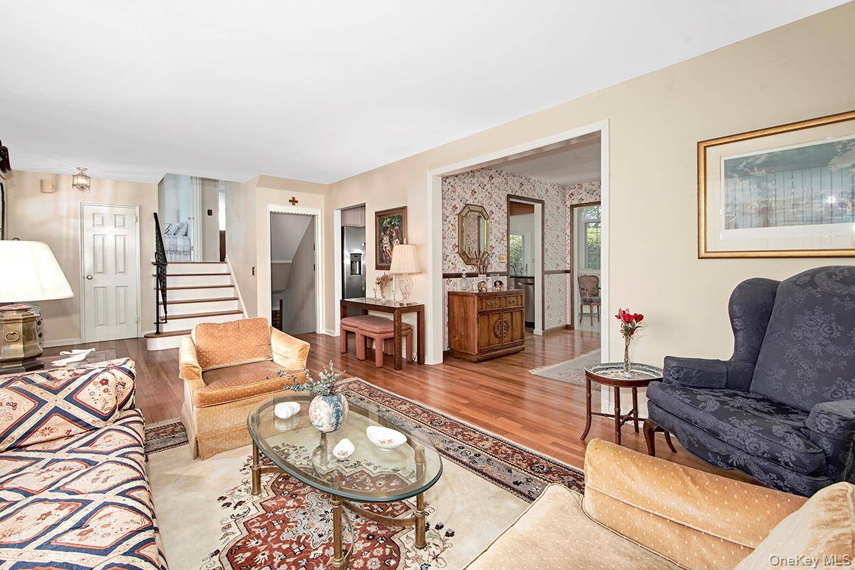 3 Bedroom Home for Sale in West Harrison - New York - USA - 7