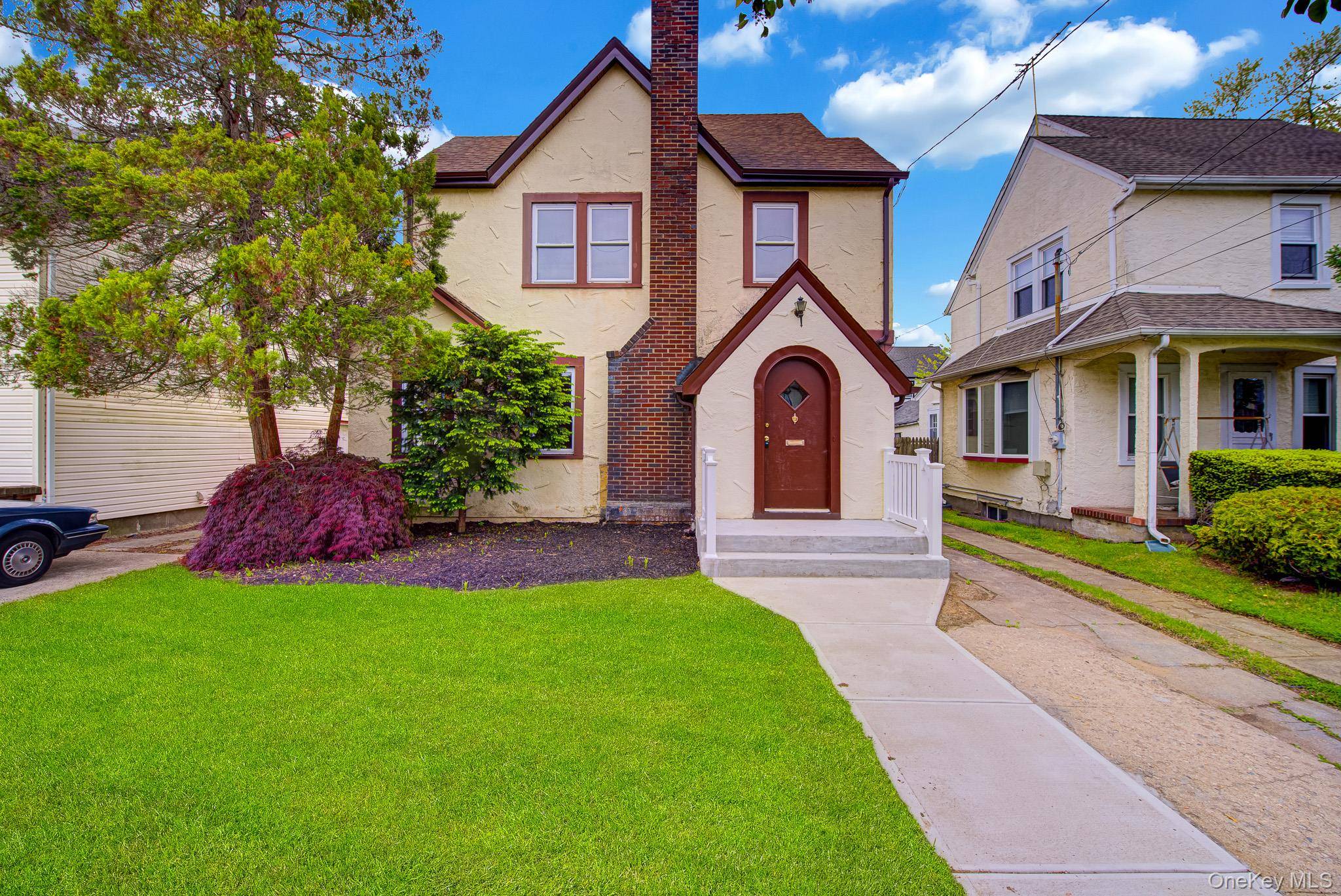Casa de 3 Dormitorios en Venta en West Hempstead - Nueva York - EE. UU. - 1
