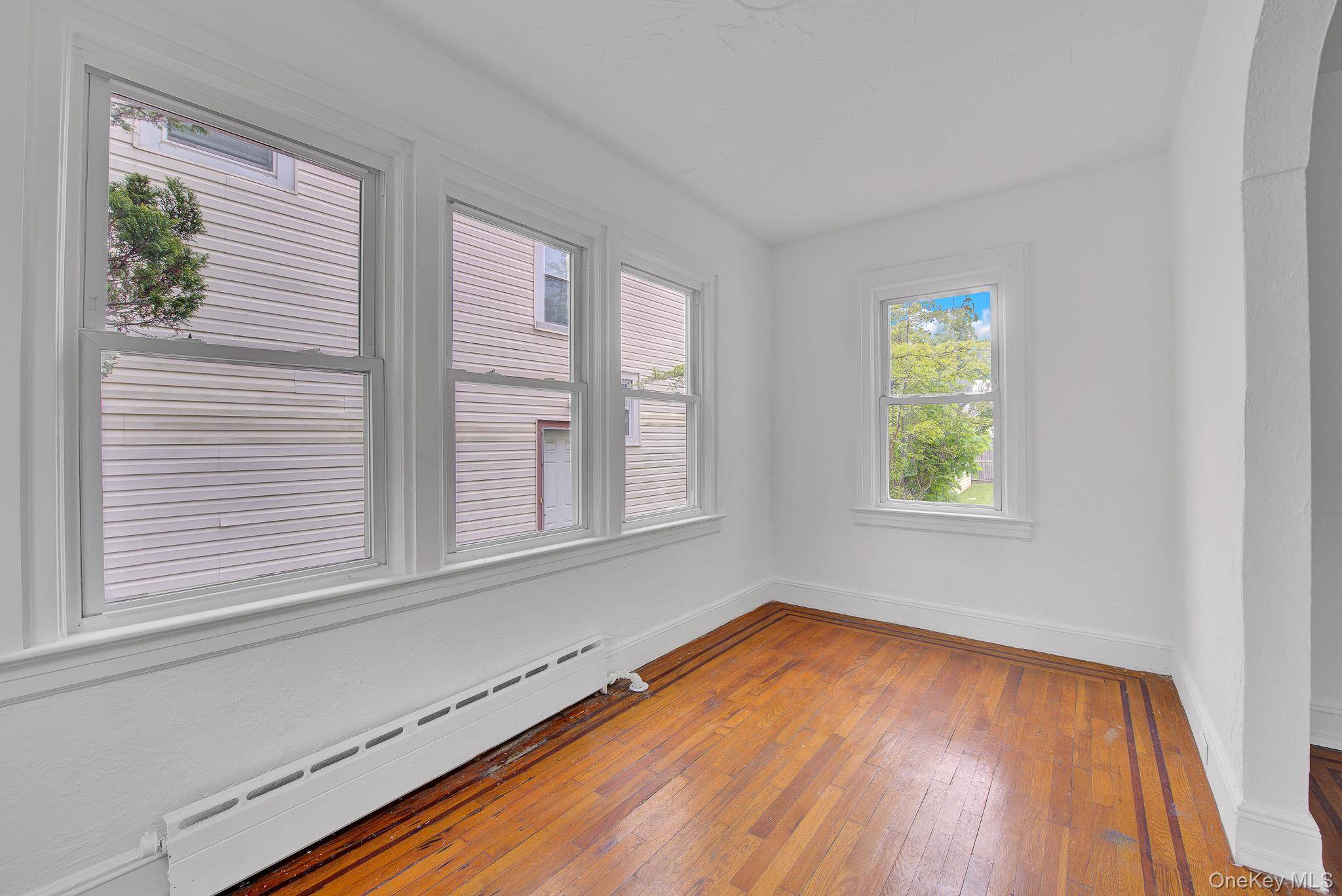 Casa de 3 Dormitorios en Venta en West Hempstead - Nueva York - EE. UU. - 4