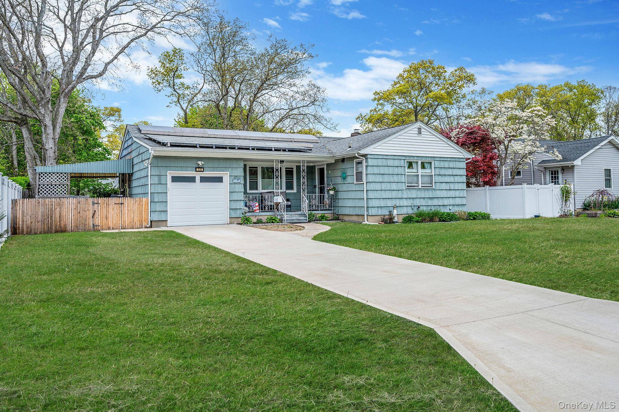 Casa com 3 Quartos à Venda em West Islip - Nova Iorque - EUA - 2