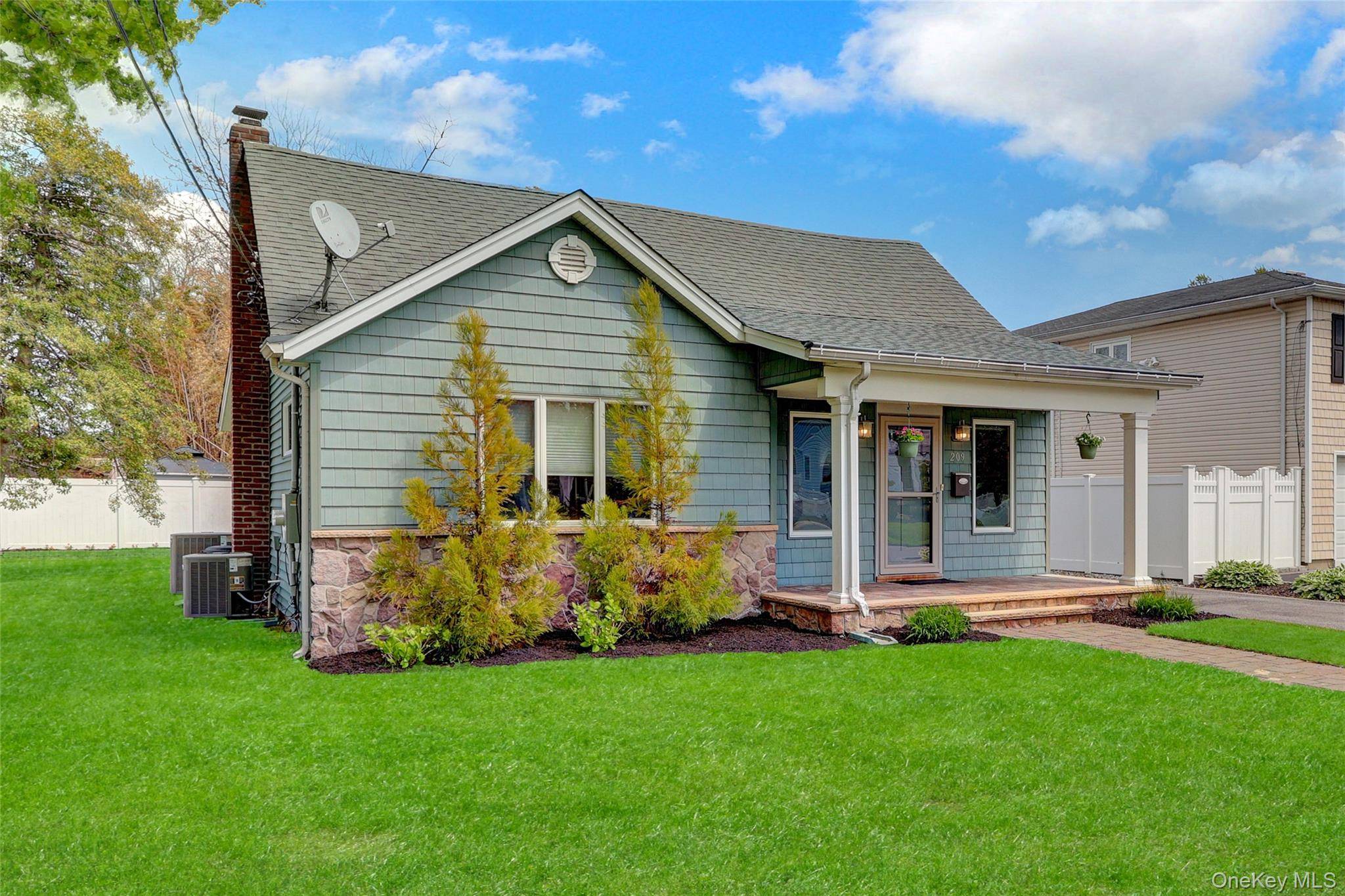 Casa com 3 Quartos à Venda em West Islip - Nova Iorque - EUA - 5