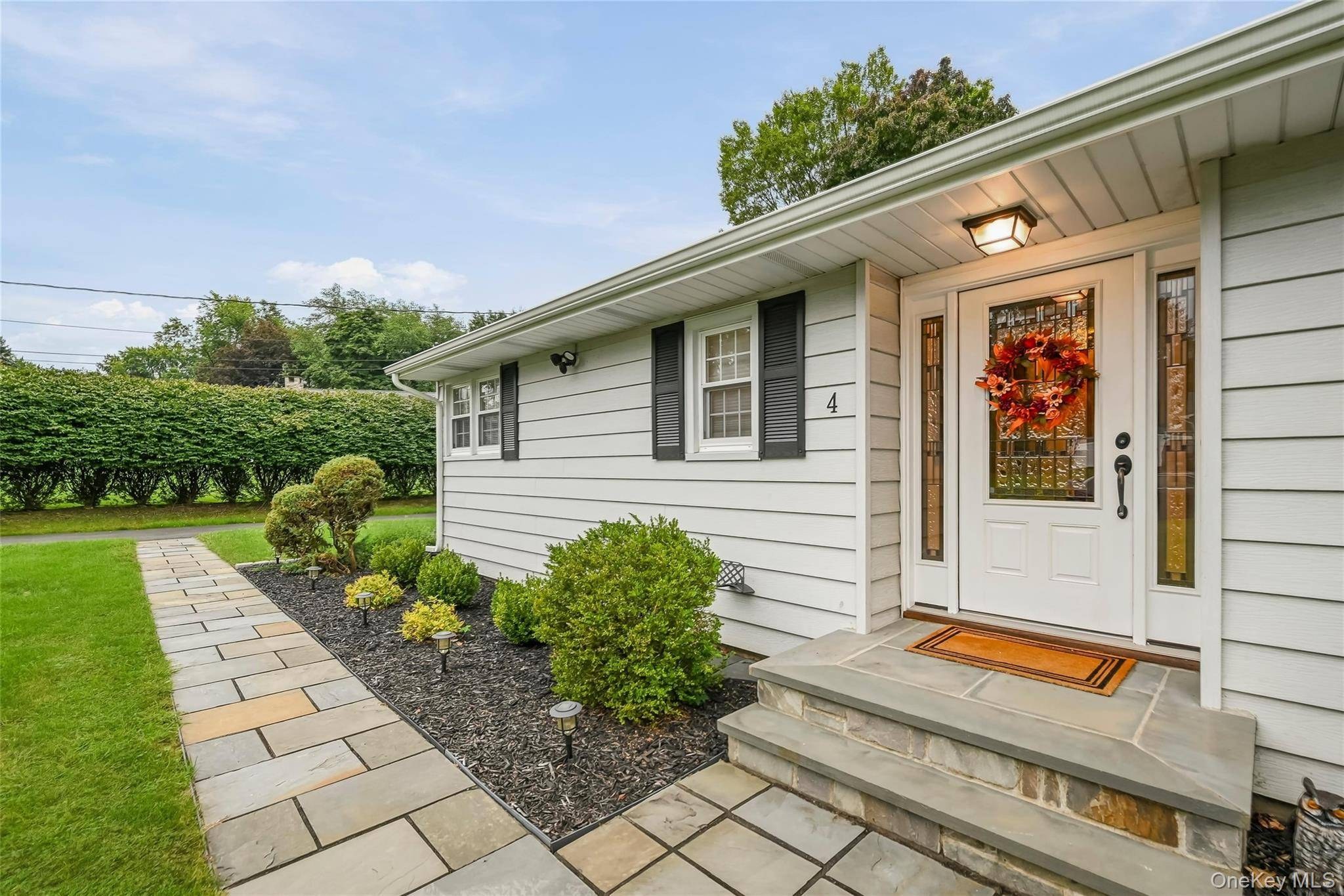 Casa com 3 Quartos à Venda em West Nyack - Nova Iorque - EUA - 1