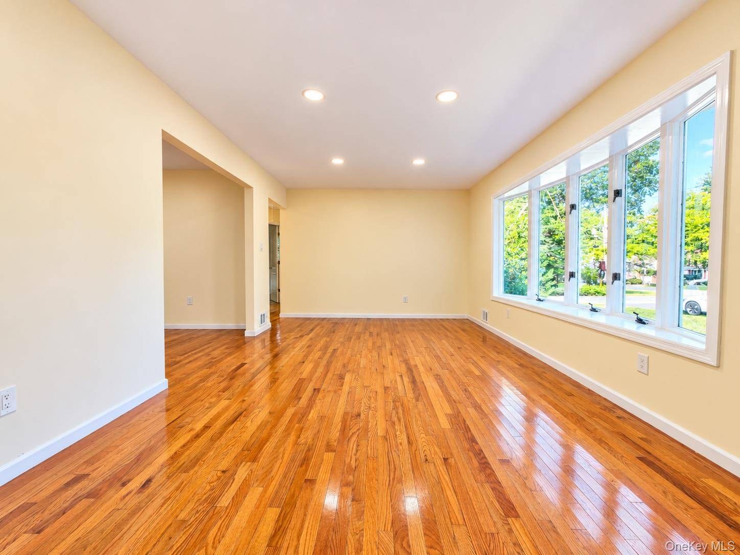 Casa com 3 Quartos à Venda em West Nyack - Nova Iorque - EUA - 5