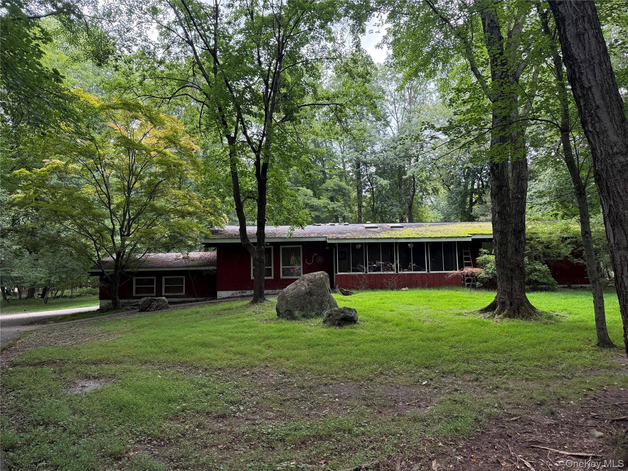 Casa com 3 Quartos à Venda em West Nyack - Nova Iorque - EUA - 1