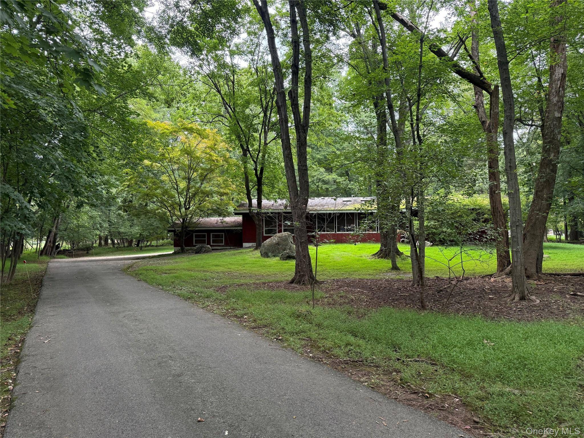 Casa com 3 Quartos à Venda em West Nyack - Nova Iorque - EUA - 2