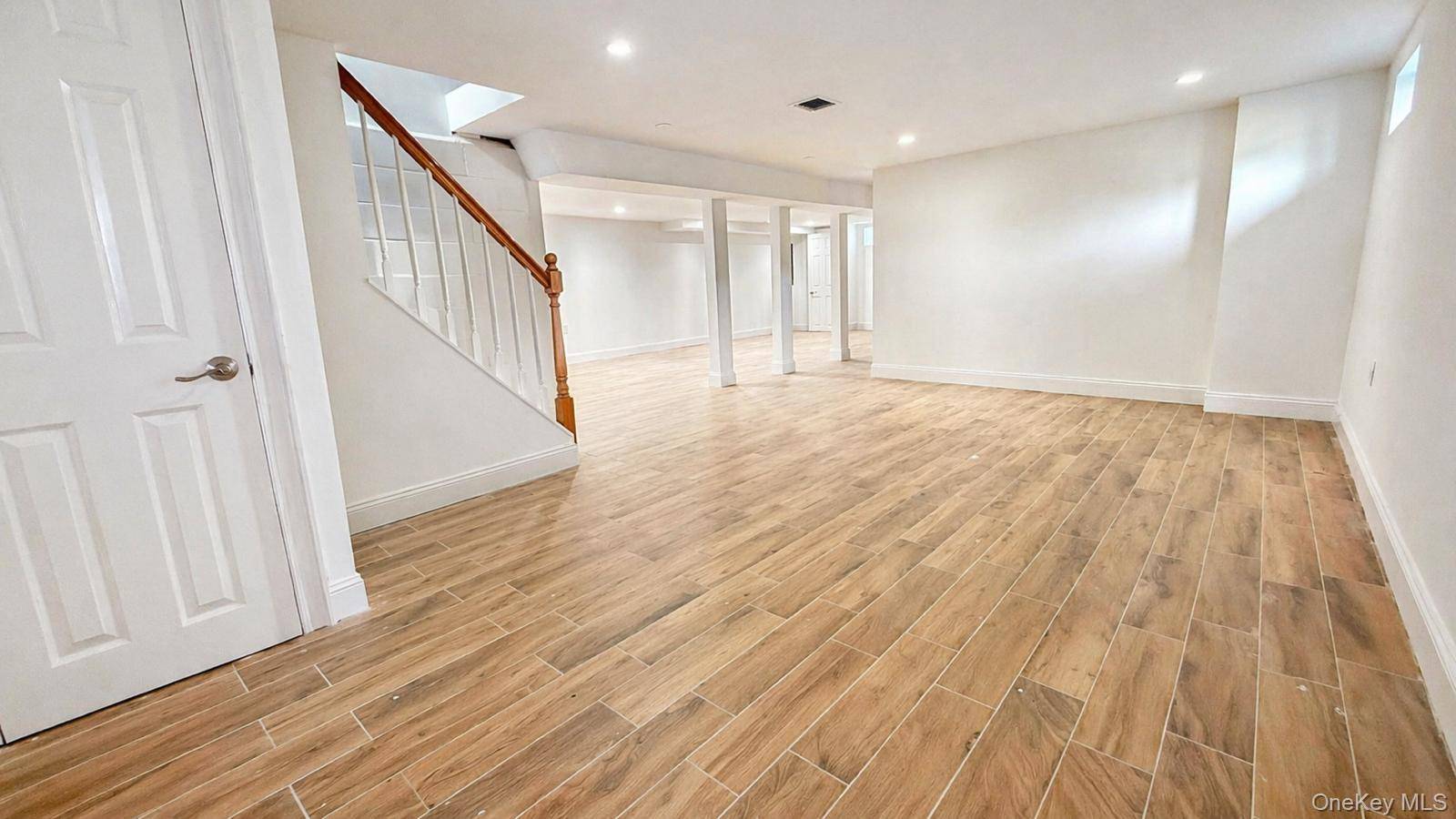 3 Bedroom Home for Sale in Westbury - New York - USA - 4