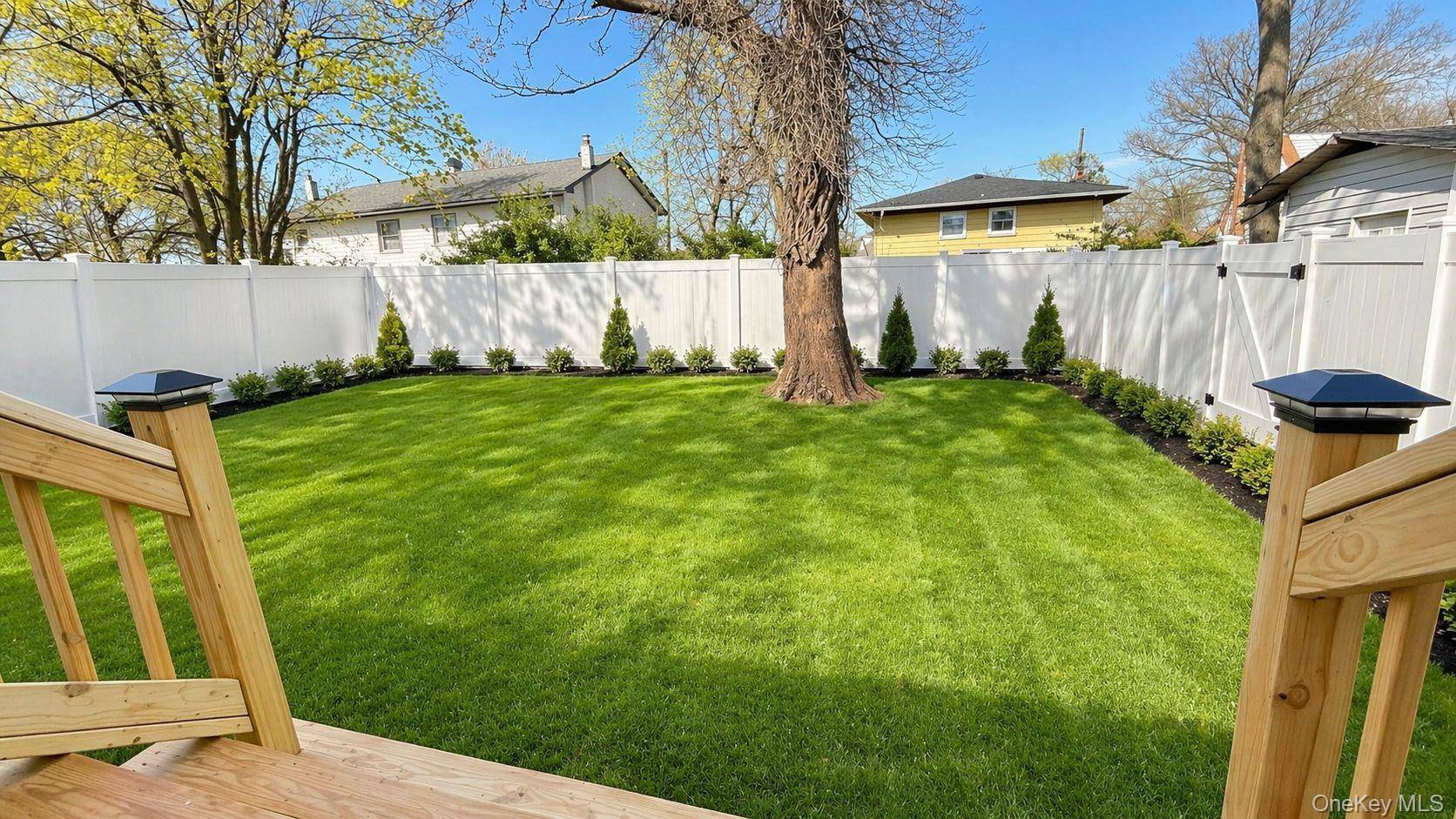 3 Bedroom Home for Sale in Westbury - New York - USA - 8