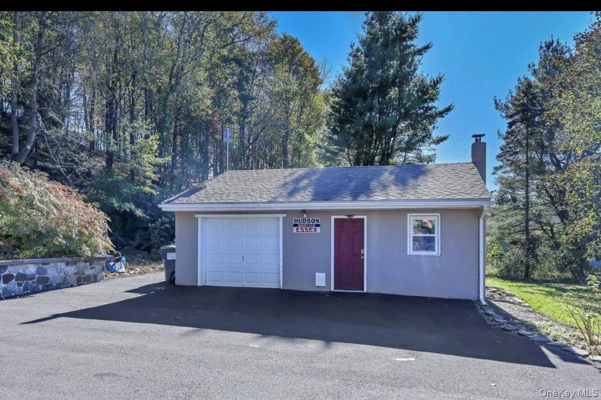 3 Bedroom Home for Sale in Westtown - New York - USA - 5