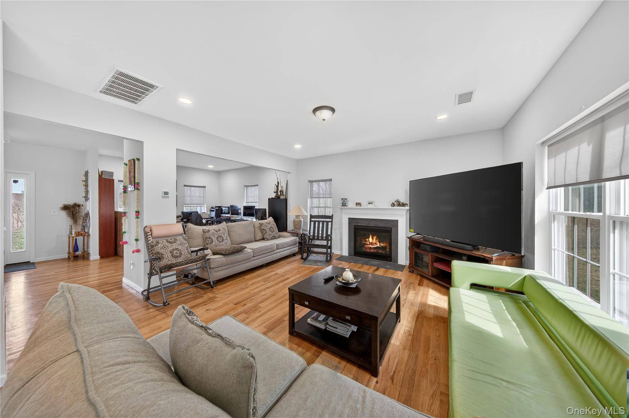 3 Bedroom Home for Sale in Westtown - New York - USA - 2