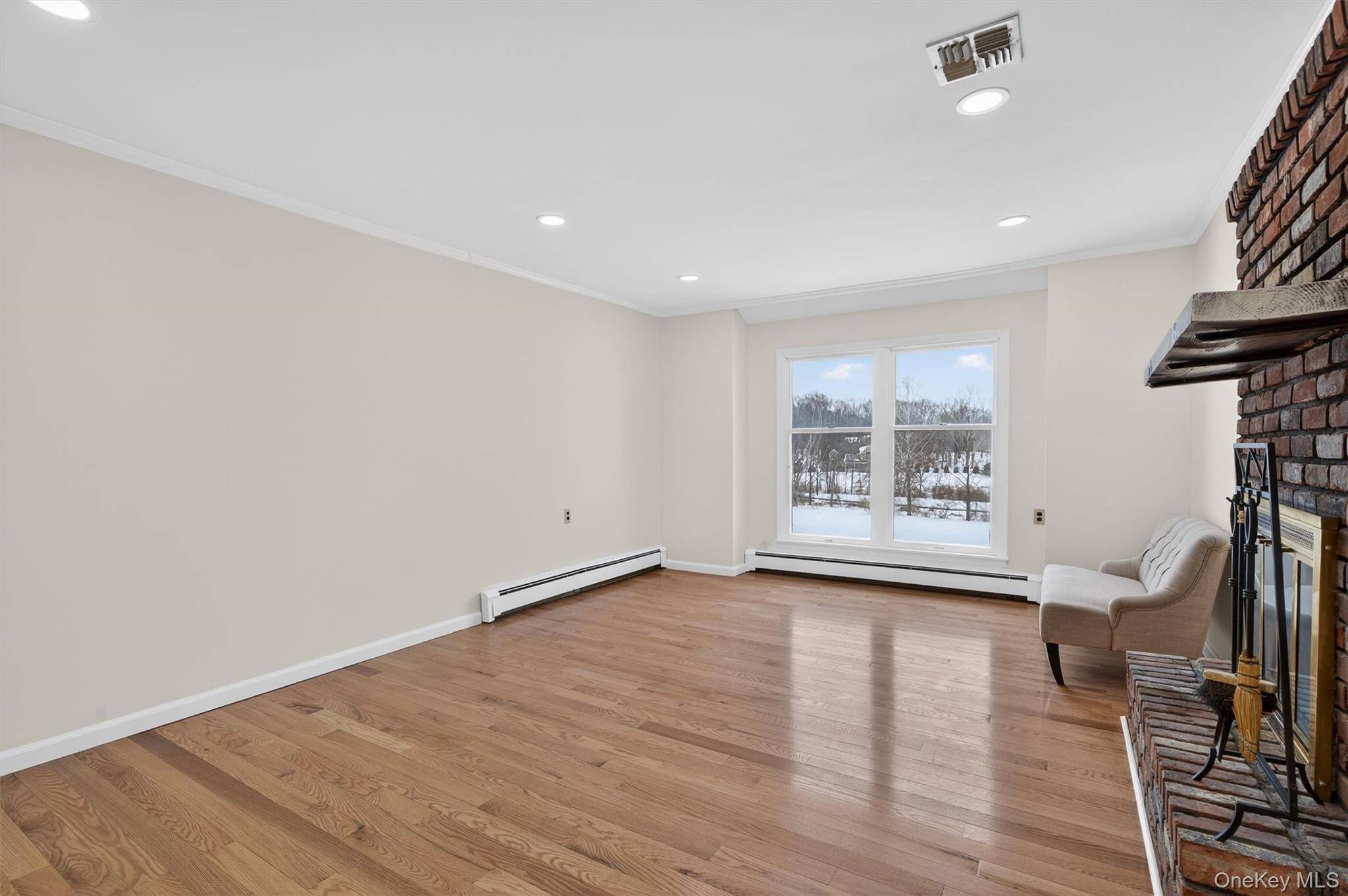 3 Bedroom Home for Sale in Westtown - New York - USA - 7