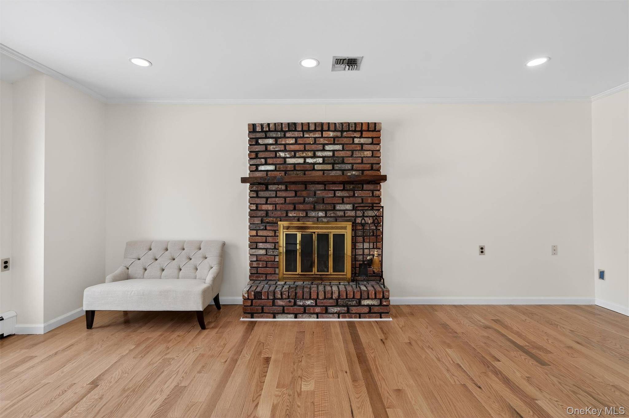 3 Bedroom Home for Sale in Westtown - New York - USA - 8