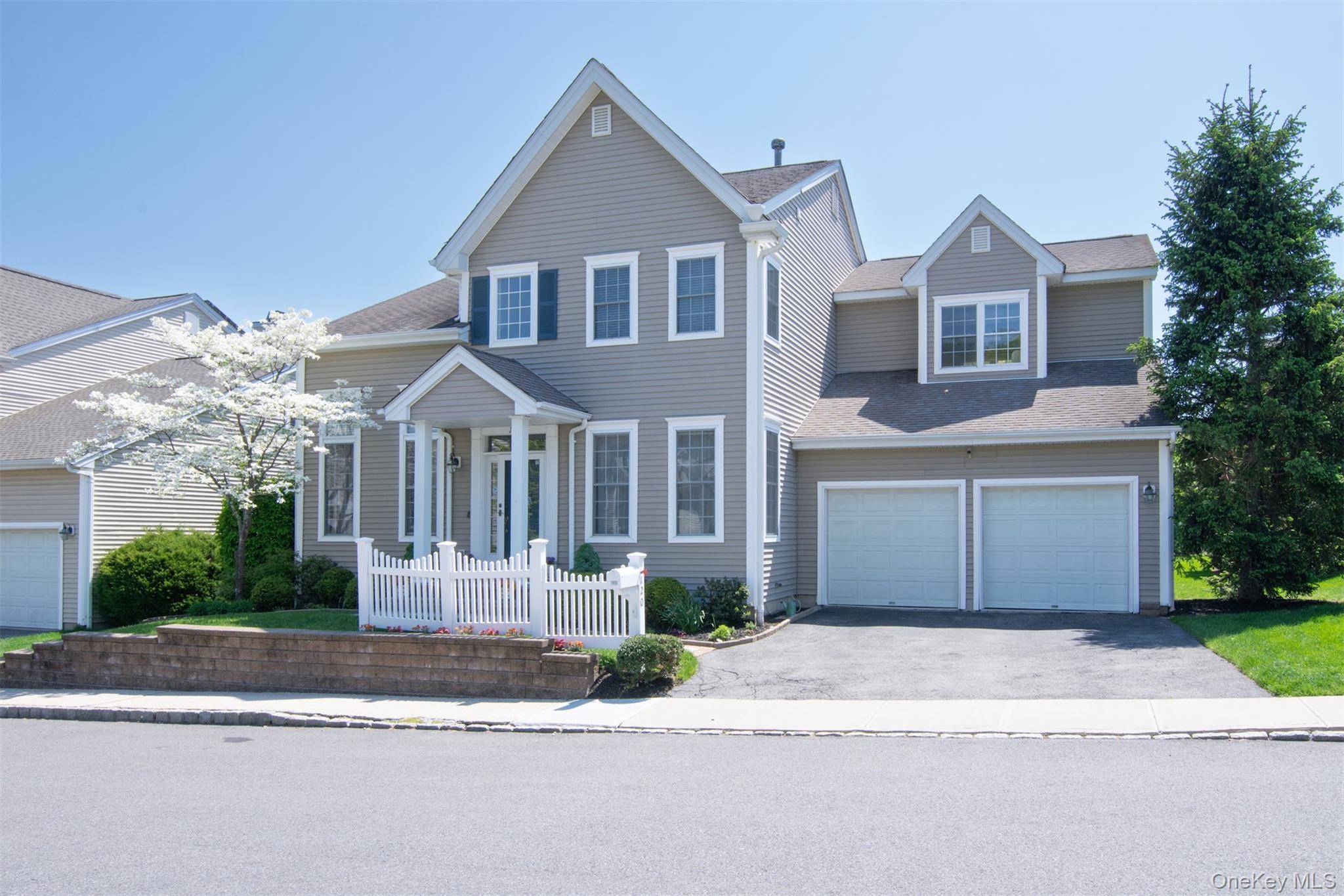 3 Bedroom Home for Sale in White Plains - New York - USA - 2