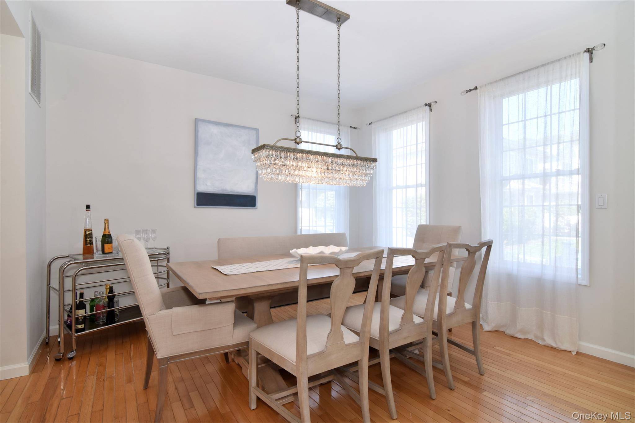 3 Bedroom Home for Sale in White Plains - New York - USA - 6