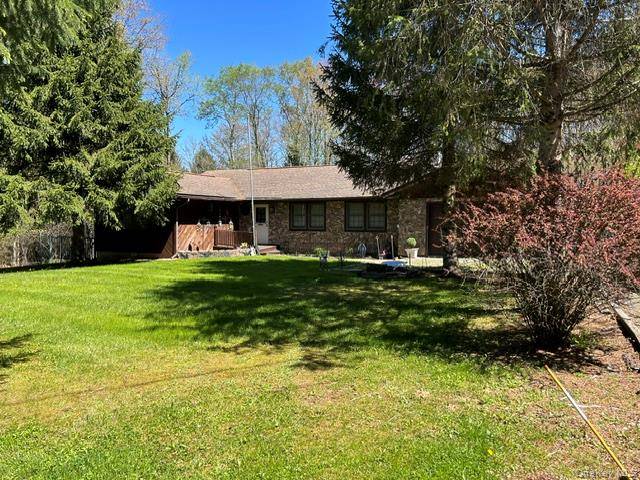 Casa de 3 Dormitorios en Venta en White Sulphur Springs - Nueva York - EE. UU. - 1