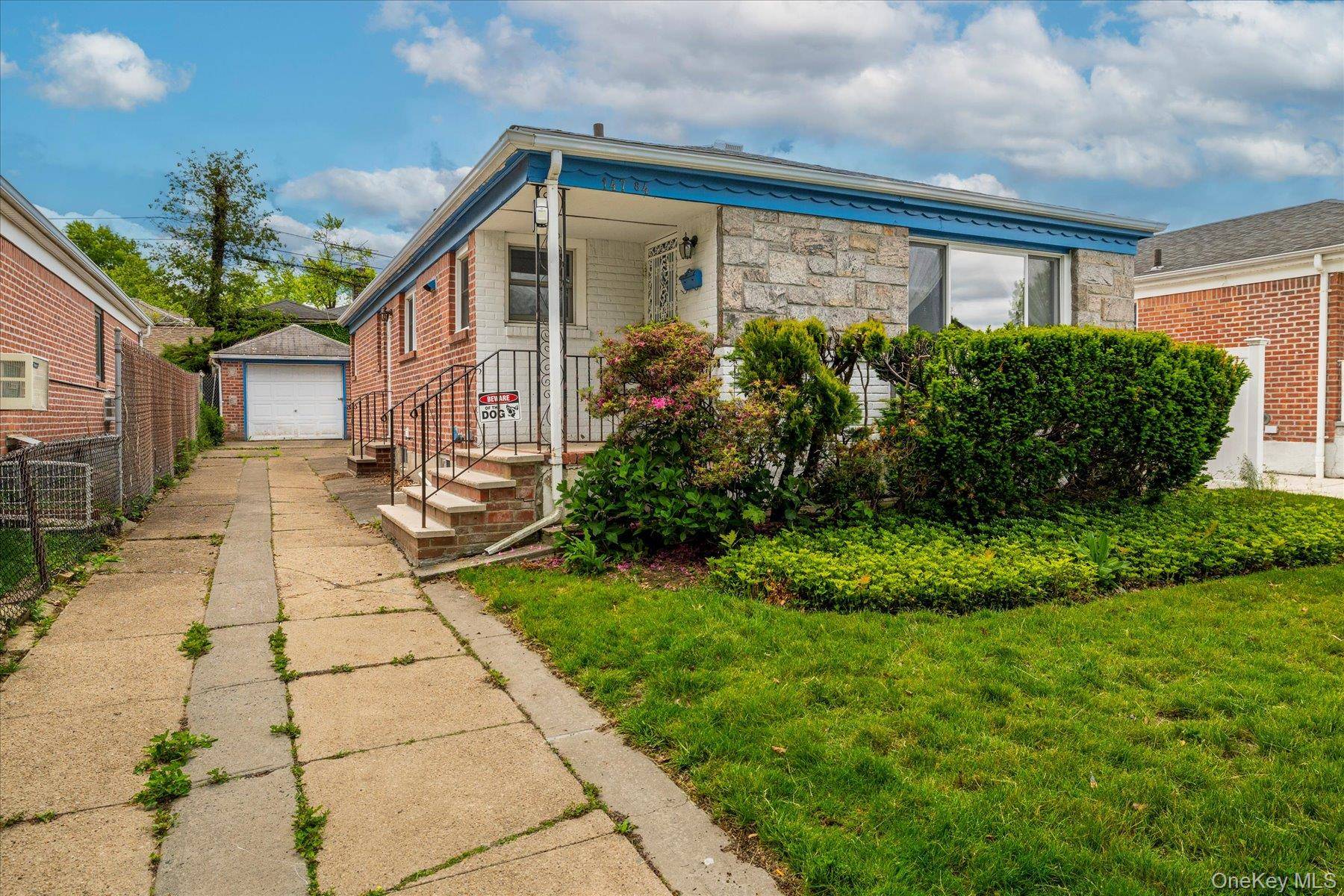 Casa de 3 Dormitorios en Venta en Whitestone - Nueva York - EE. UU. - 1