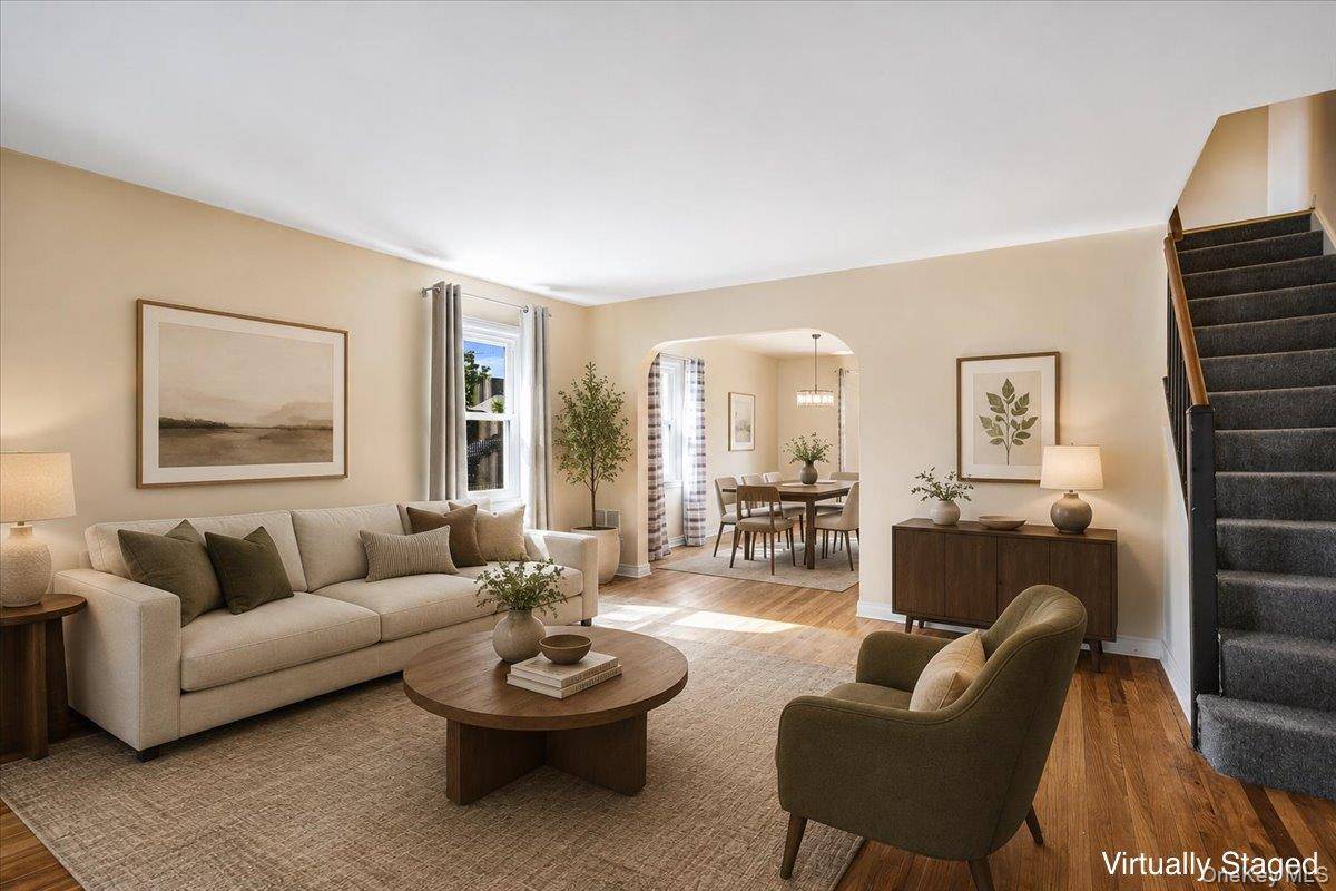 Casa de 3 Dormitorios en Venta en Whitestone - Nueva York - EE. UU. - 2