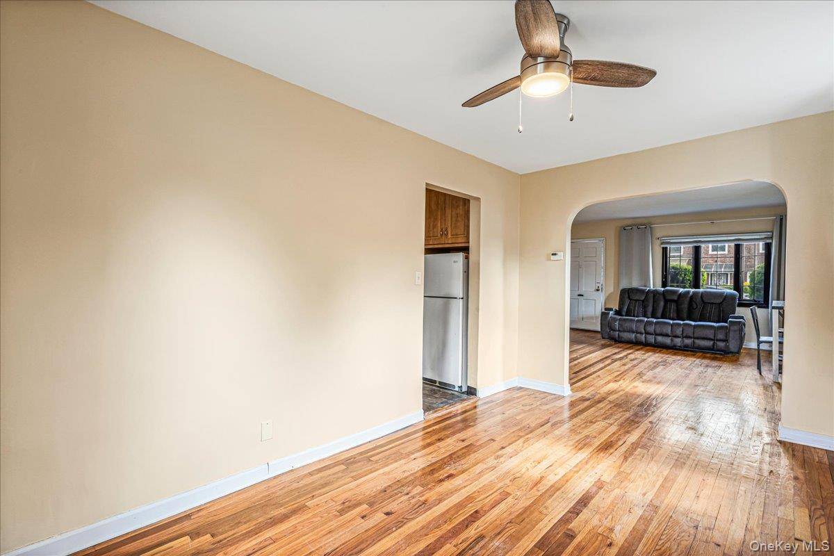 Casa de 3 Dormitorios en Venta en Whitestone - Nueva York - EE. UU. - 8