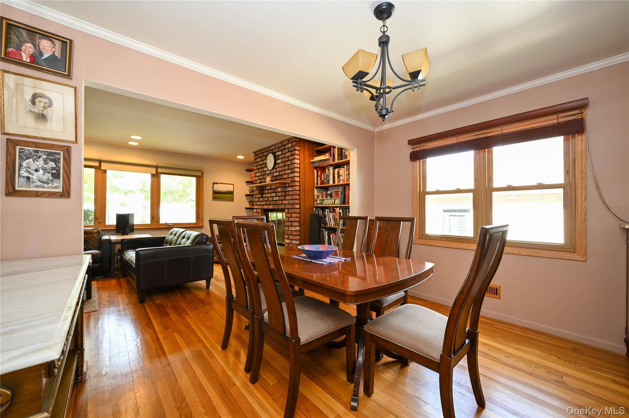 Casa de 3 Dormitorios en Venta en Whitestone - Nueva York - EE. UU. - 6