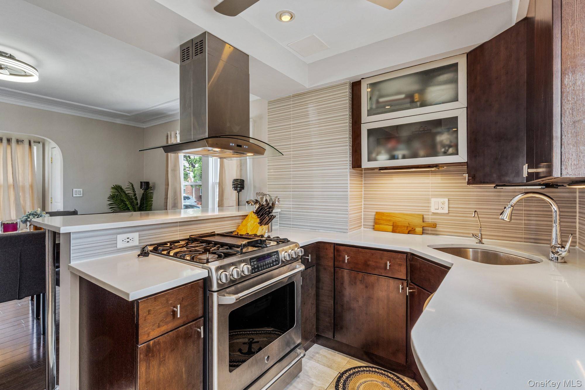 3 Bedroom Home for Sale in Williston Park - New York - USA - 5