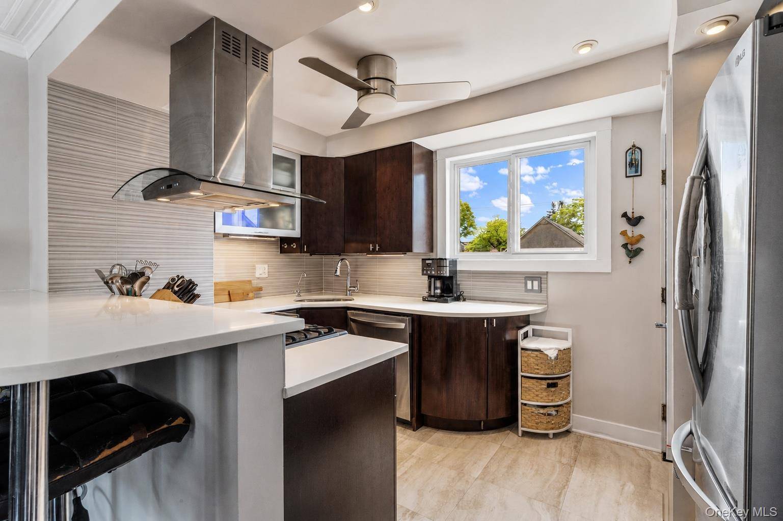 3 Bedroom Home for Sale in Williston Park - New York - USA - 6
