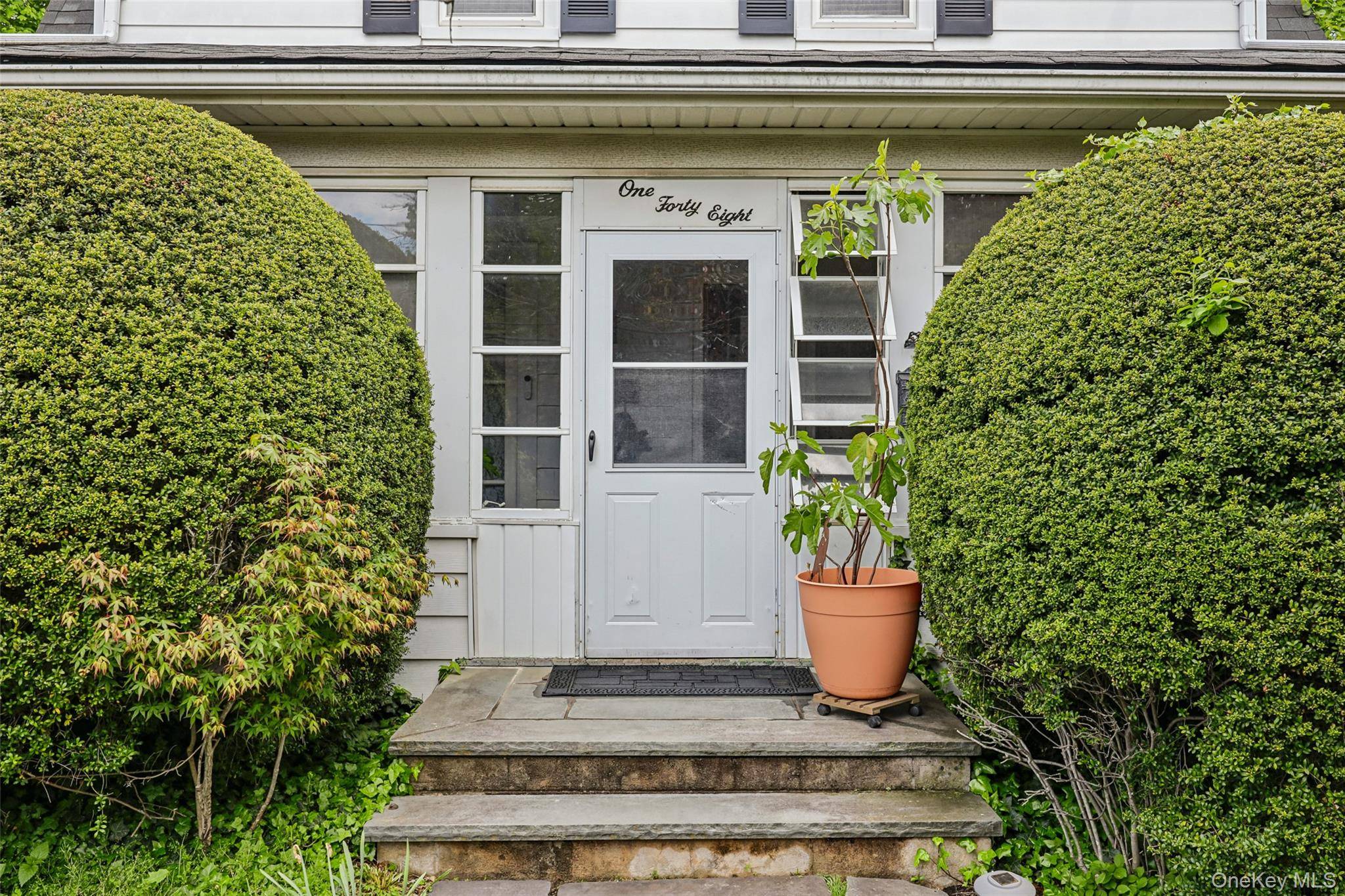 3 Bedroom Home for Sale in Woodmere - New York - USA - 3