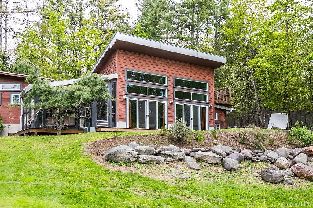 3 Bedroom Home for Sale in Woodstock - New York - USA - 2